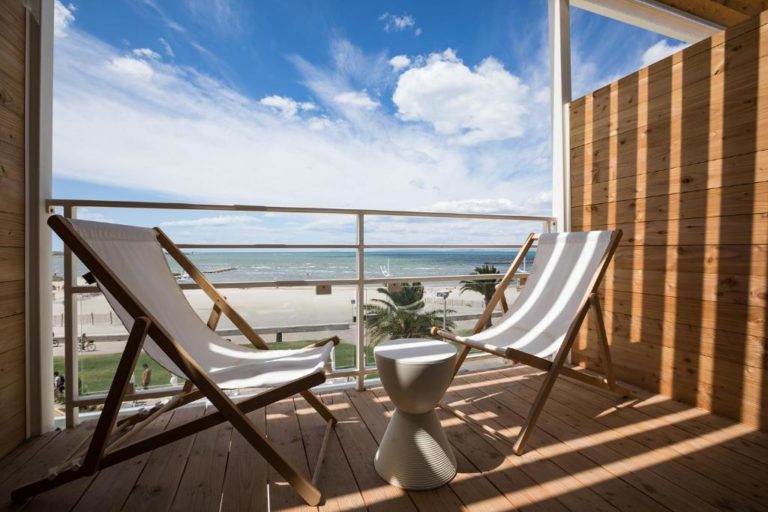 Tous les Hôtels de France au bord de la Mer - Un Hotel au Bord de la Mer